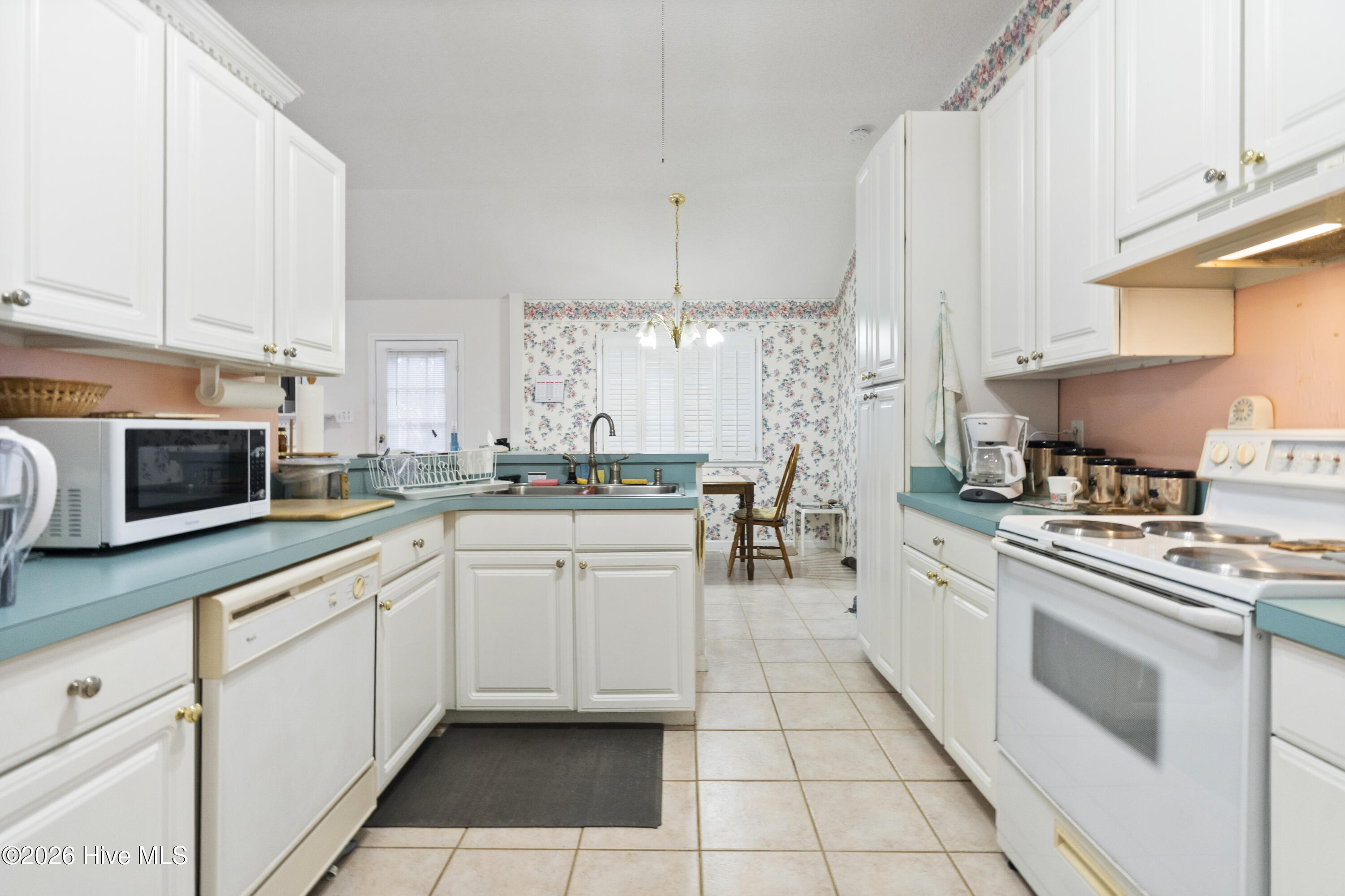 4211 Yarmouth Road New Bern, NC 28562 - Photo 8 of 25 Kitchen(2)