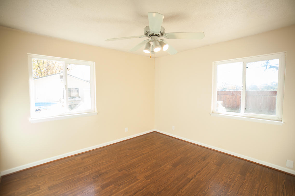 19837 Loop Street Anderson, CA 96007 - Photo 11 of 32 Bedroom 1-1