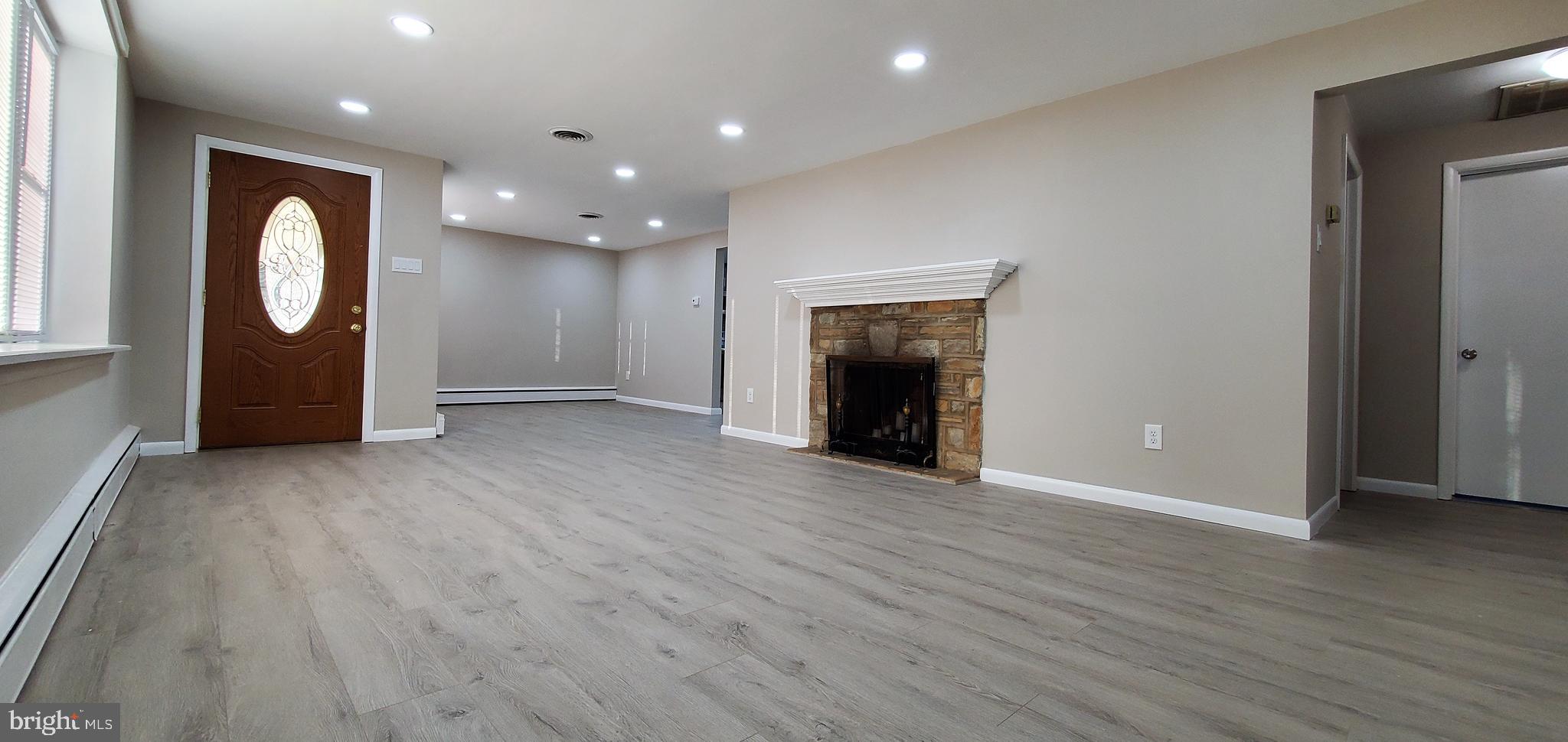 17 Knoll Drive Yardley, PA 19067 - Photo 2 of 23