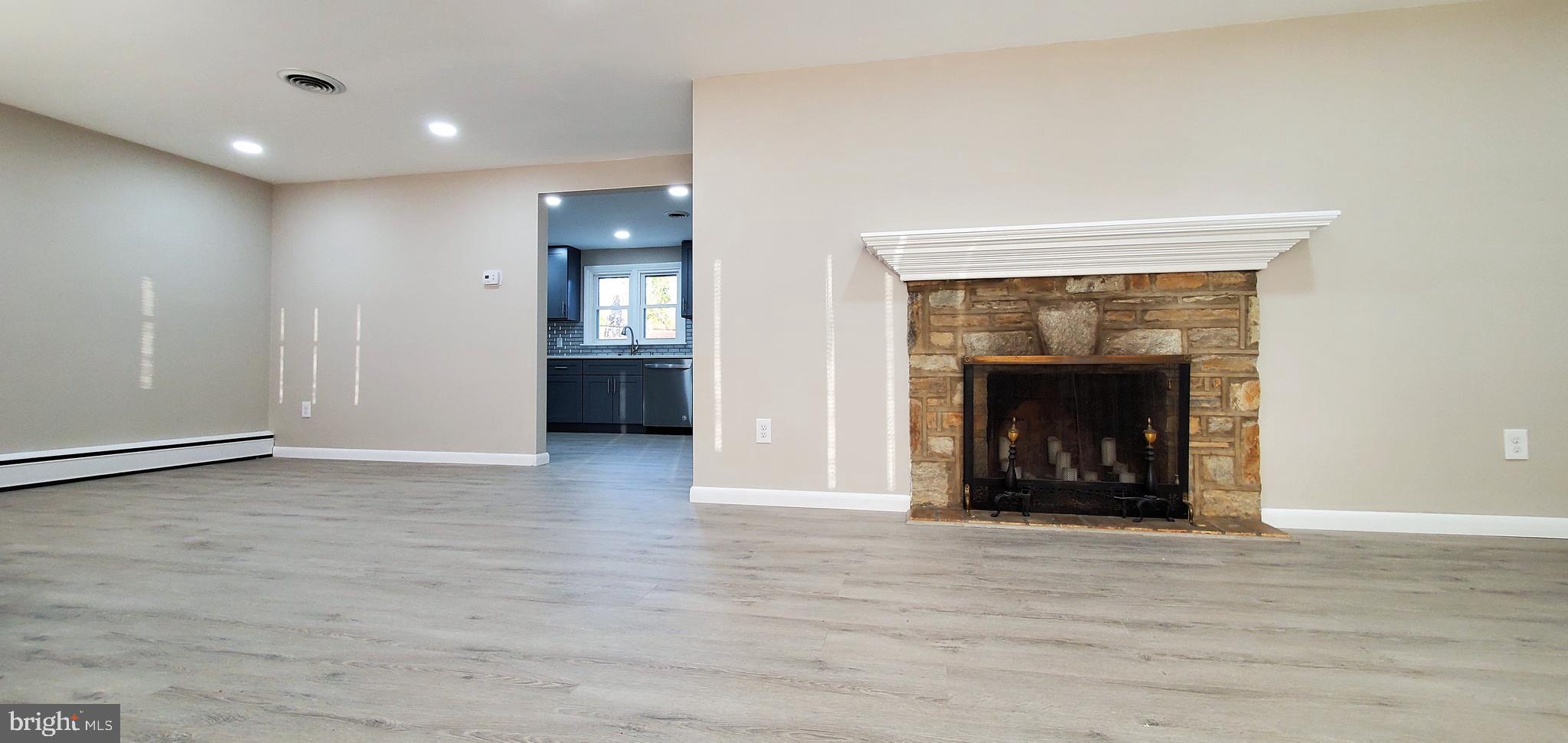 17 Knoll Drive Yardley, PA 19067 - Photo 3 of 23