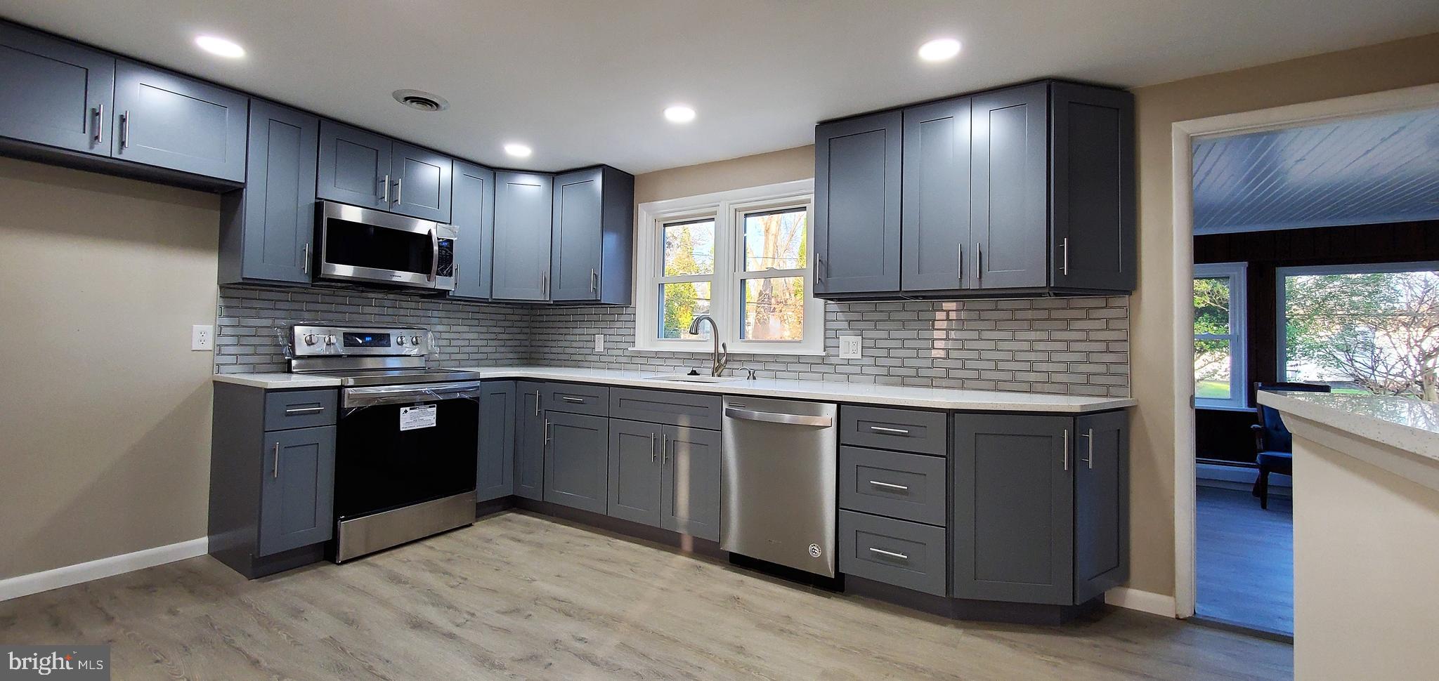 17 Knoll Drive Yardley, PA 19067 - Photo 5 of 23