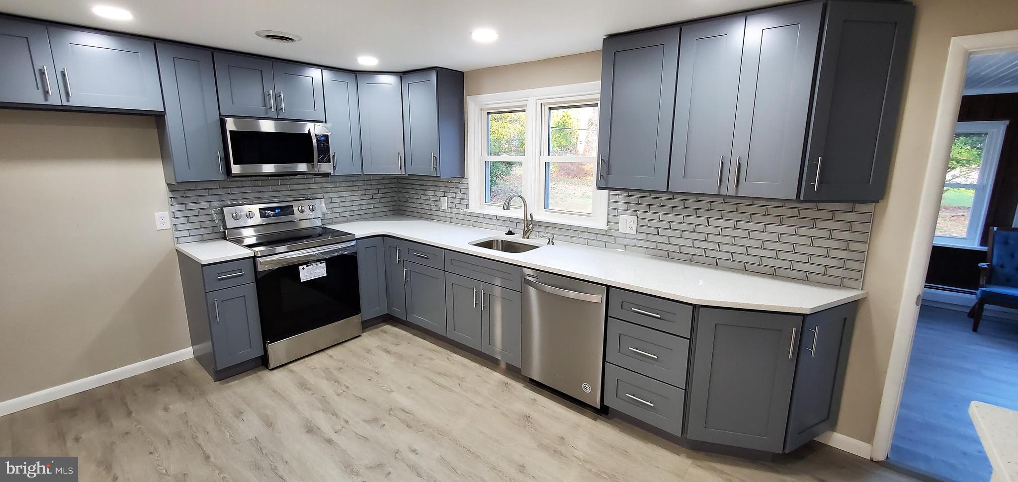 17 Knoll Drive Yardley, PA 19067 - Photo 6 of 23