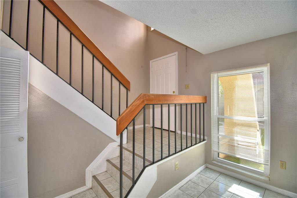 573 Hunter Circle Kissimmee, FL 34758 - Photo 4 of 36 a view of entryway