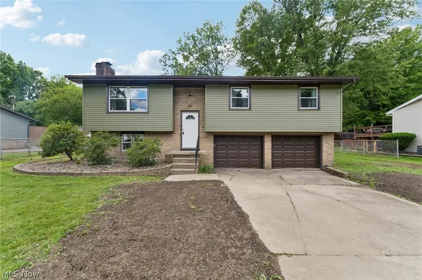 $219,999 | 2980 Rosetta Boulevard, Newton Falls, OH 44444