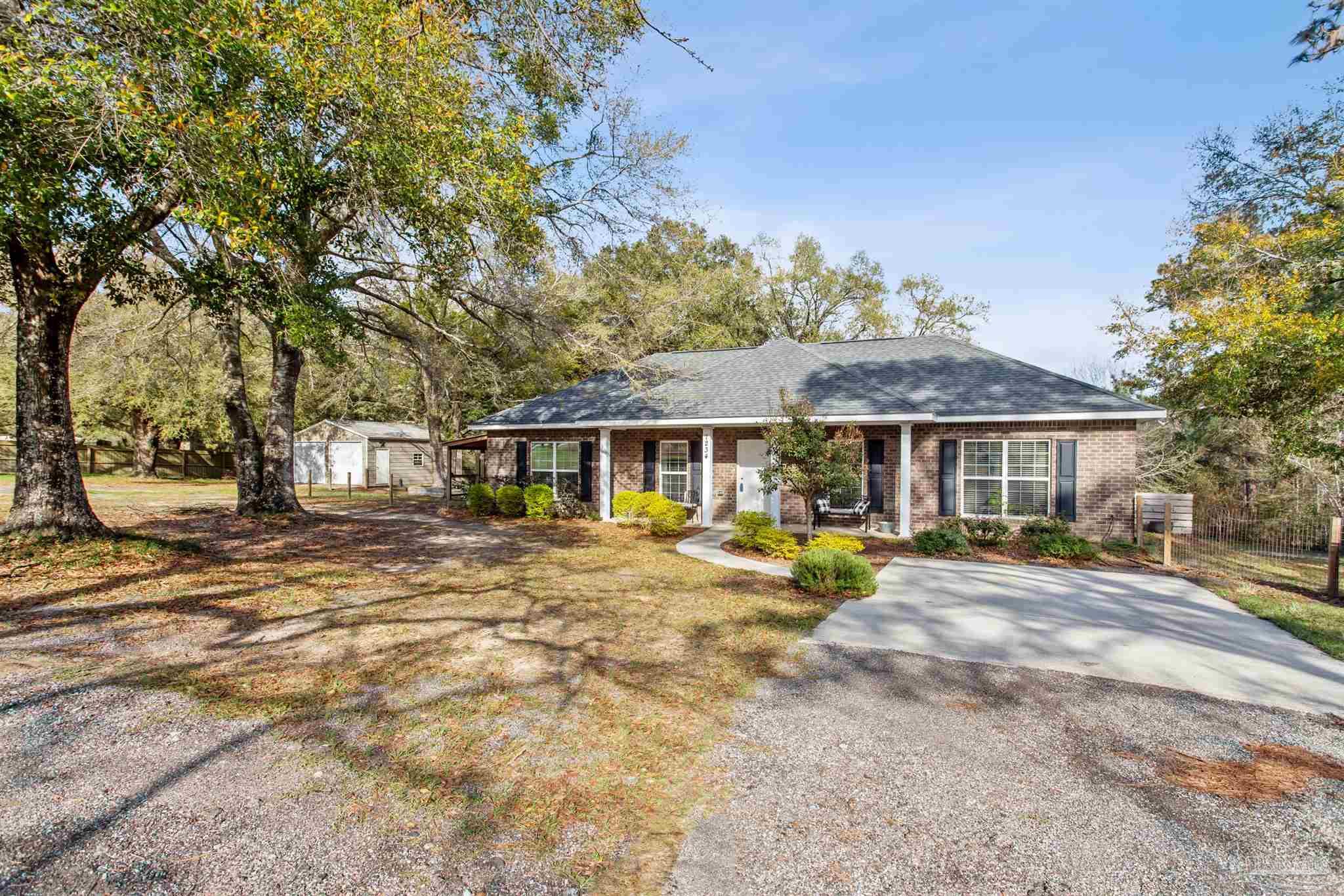 1234 Conference Road Cantonment, FL 32533 - Photo 4 of 35 Gallery Image 4