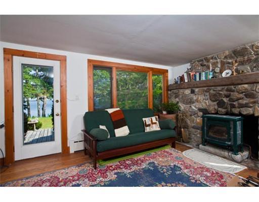 101 Lower Flying Point Road Freeport, ME 04032 - Photo 7 of 10 Living Room.