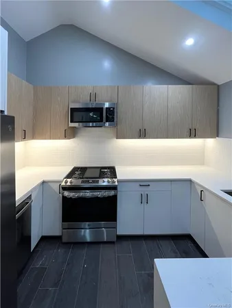 $3,400 | 31 Riverside Avenue, Haverstraw, NY 10927