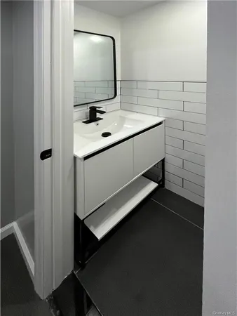 $3,400 | 31 Riverside Avenue, Haverstraw, NY 10927