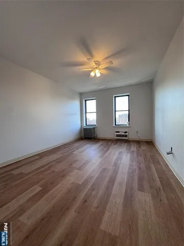 $1,900 | 287 Lawton Avenue, Unit 14, Cliffside Park, NJ 07010