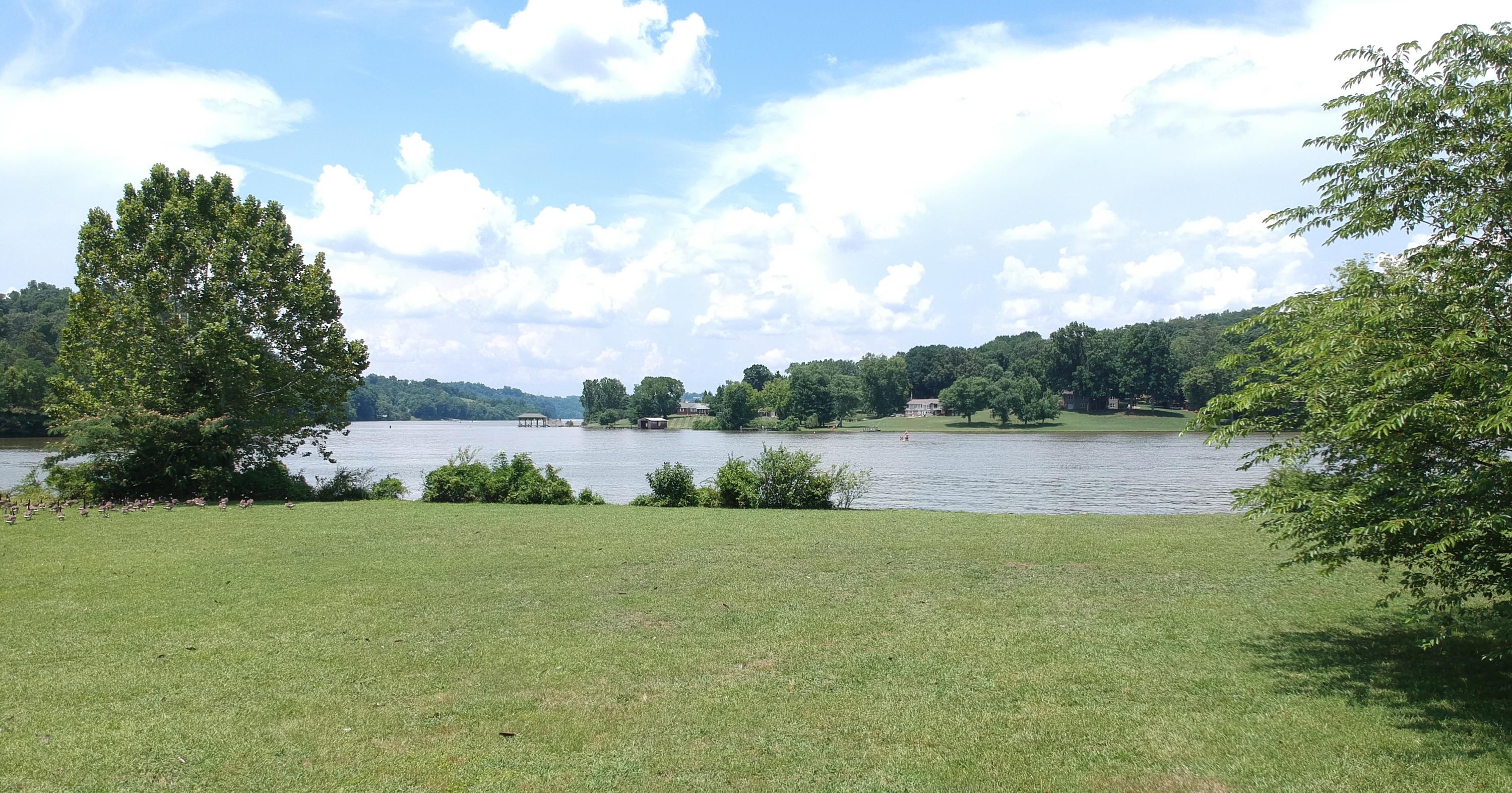 4809 Riversedge Road Louisville, TN 37777 - Photo 31 of 40 Back
