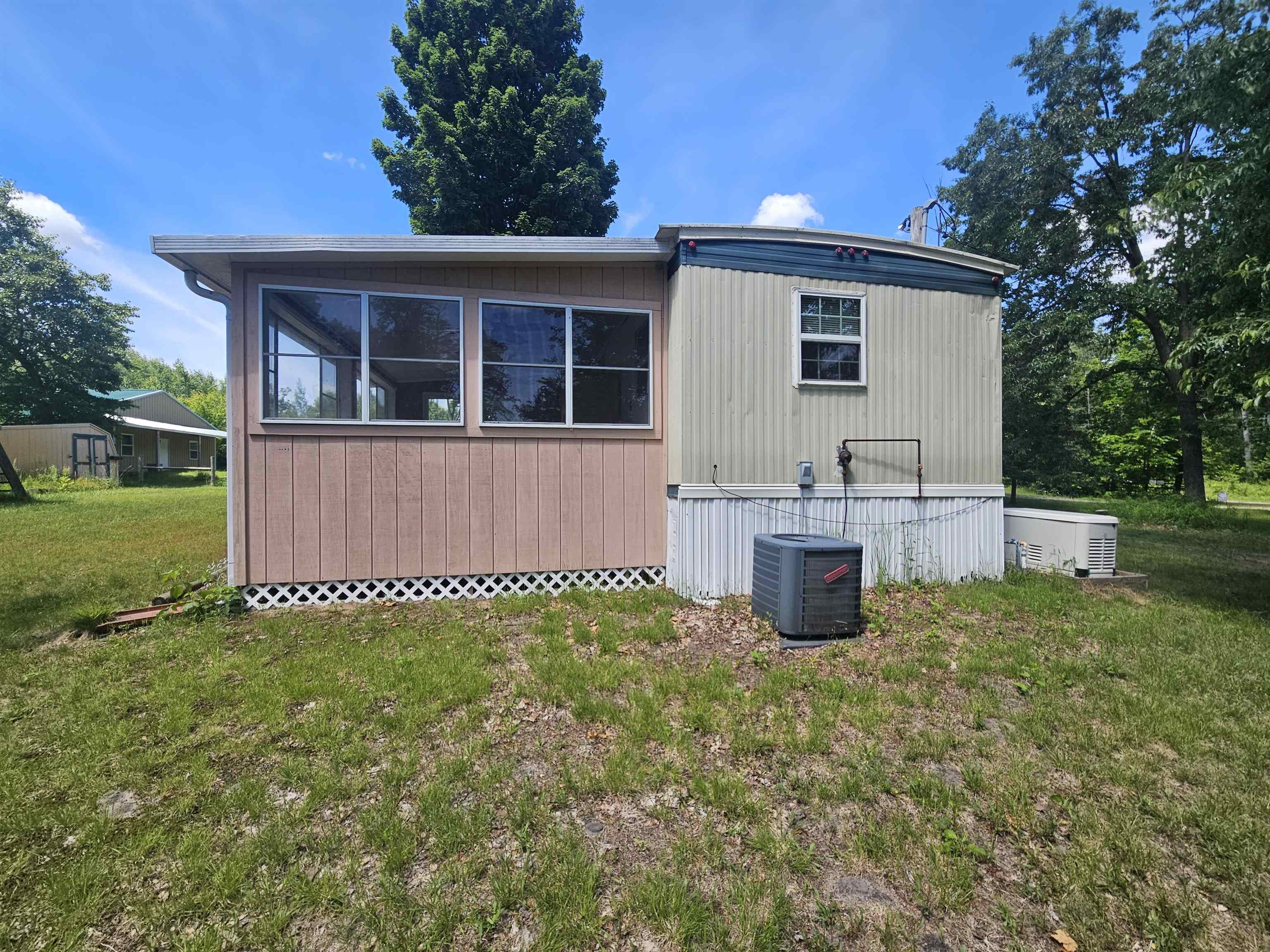 6221 West Clarence Road Harrison, MI 48625 - Photo 14 of 22