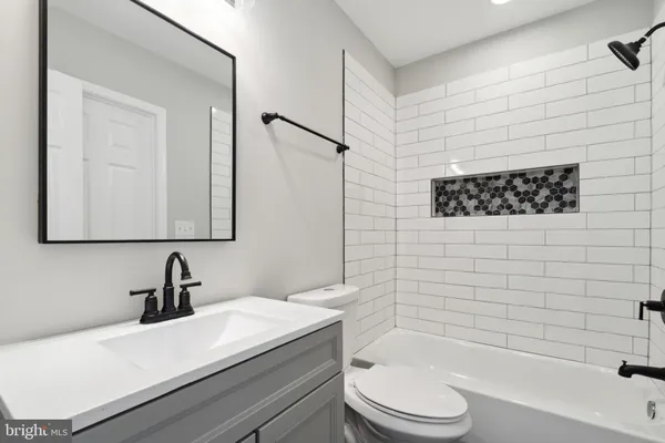 $1,995 | 715 North Kenwood Avenue, Baltimore, MD 21205