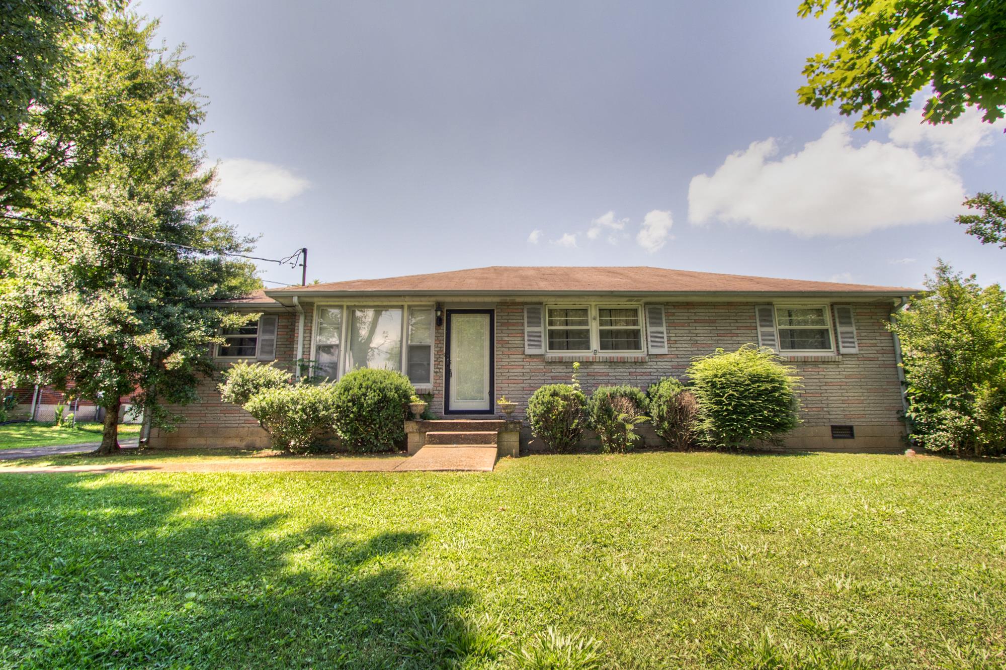 911 Ronnie Road Madison, TN 37115 - Photo 1 of 24 Gallery Image 1