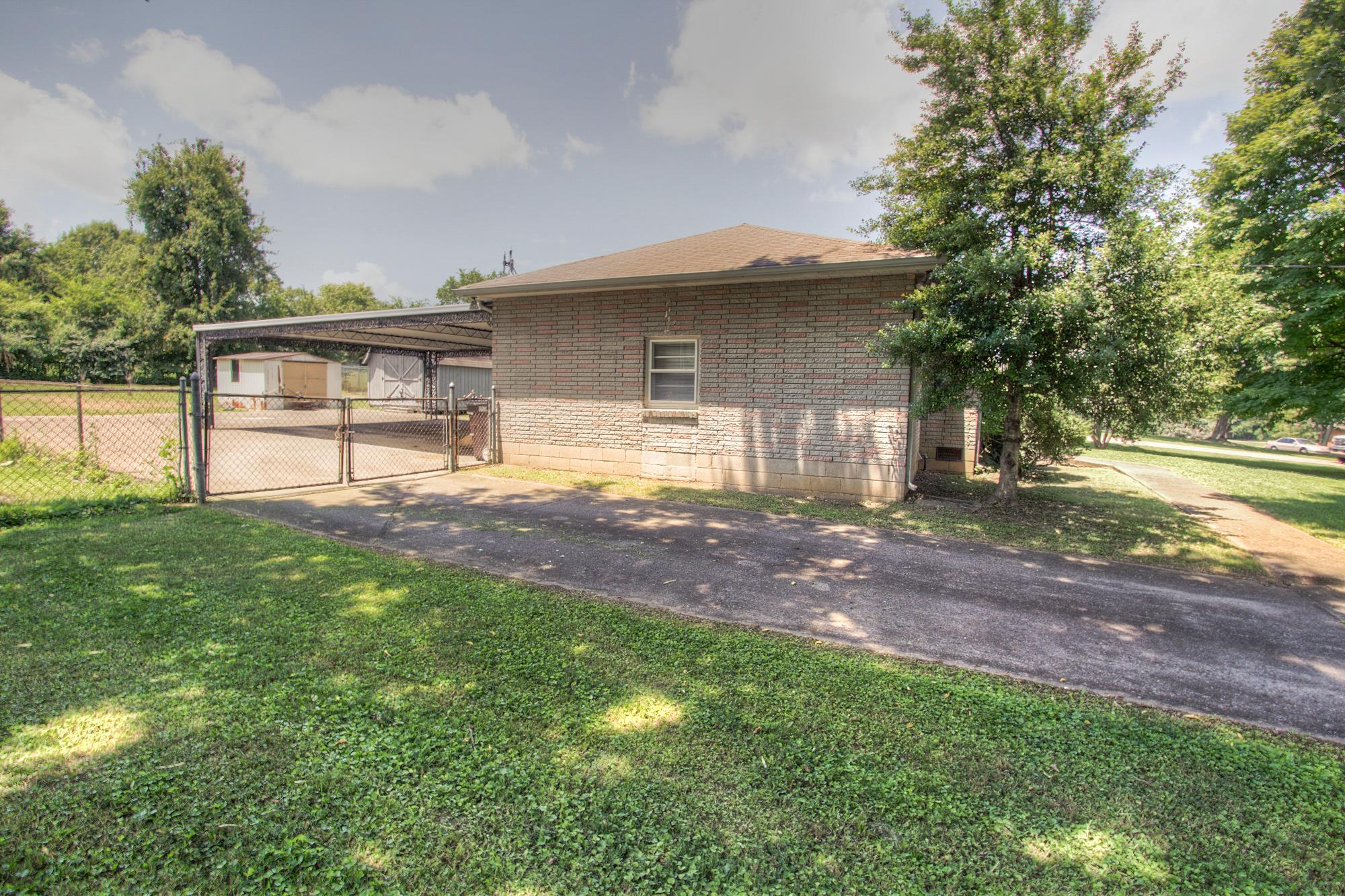 911 Ronnie Road Madison, TN 37115 - Photo 4 of 24 Gallery Image 4