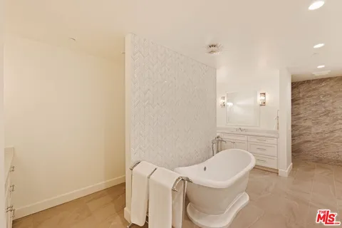 $2,895,000 | 300 North Swall Drive, Unit 354, Beverly Hills, CA 90211