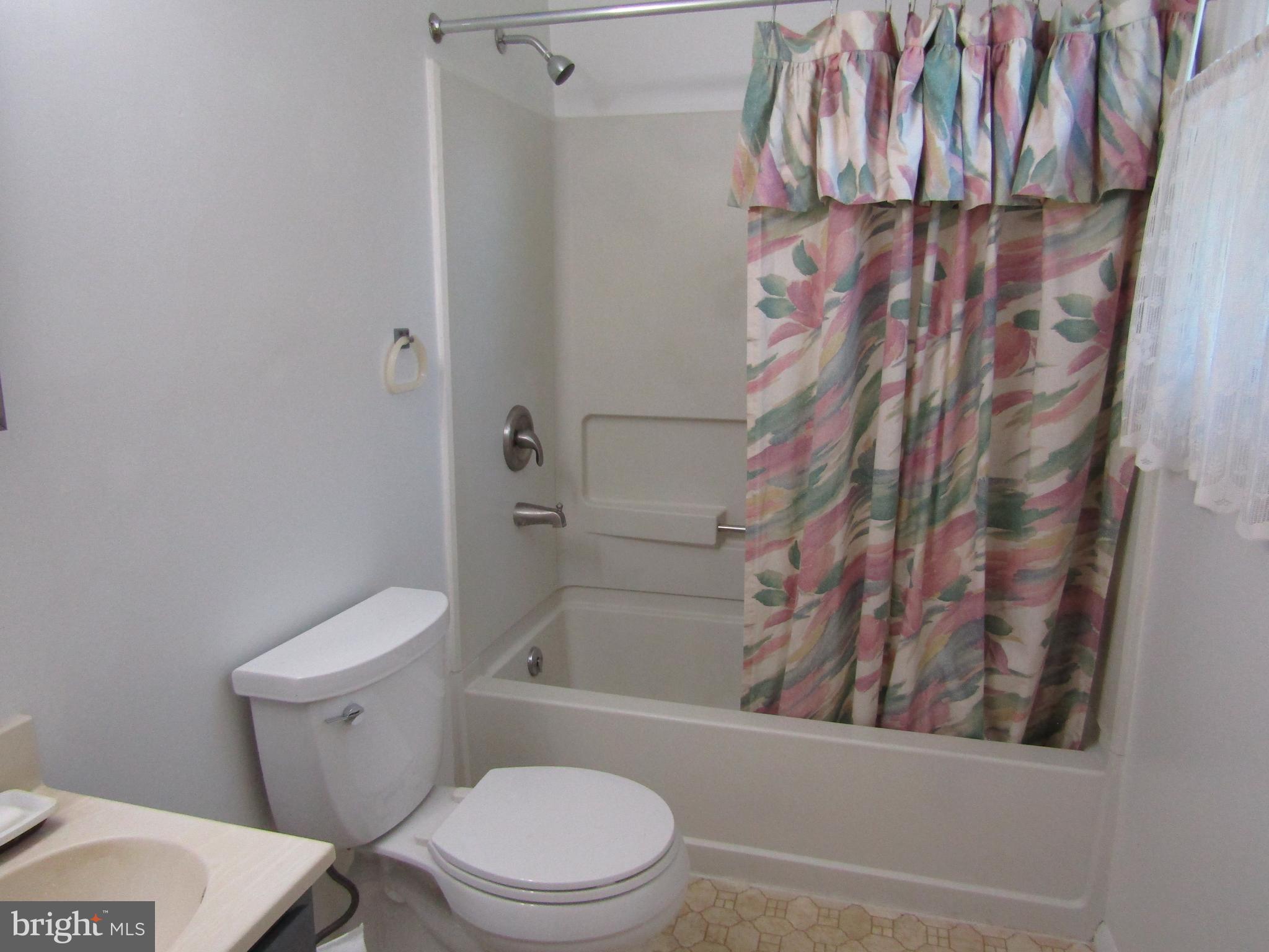 2 Reds Lane West Grove, PA 19390 - Photo 11 of 32 Primary bathroom with tub/shower unit