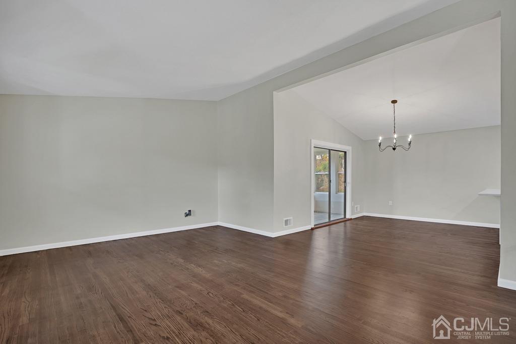 41 Merker Drive Edison, NJ 08837 - Photo 12 of 35 Living room