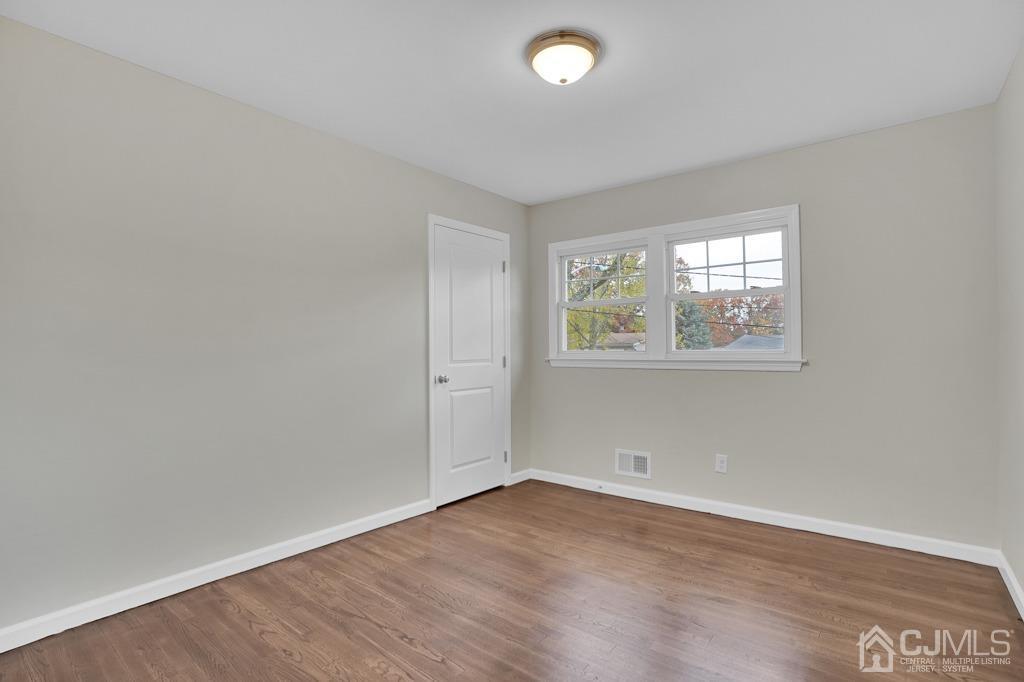 41 Merker Drive Edison, NJ 08837 - Photo 19 of 35 Secondary bedroom