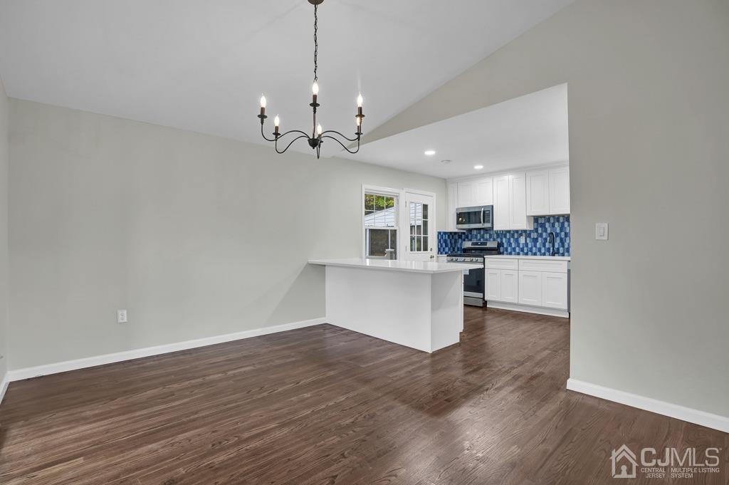 41 Merker Drive Edison, NJ 08837 - Photo 4 of 35 Dining room