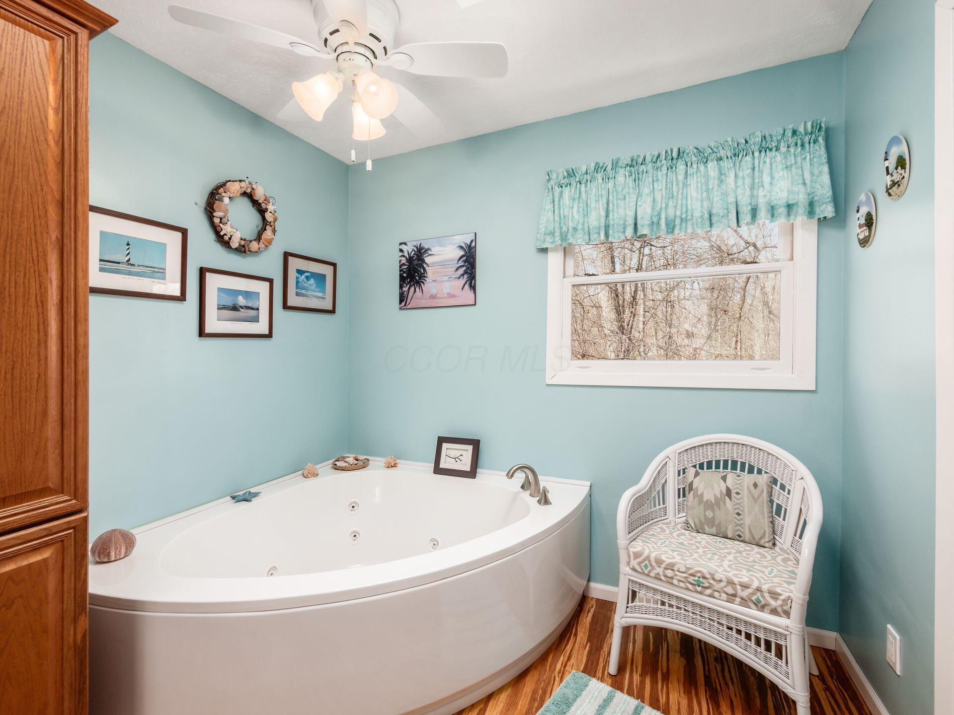 12741 Goodman Road Ashville, OH 43103 - Photo 24 of 61 Primary En-Suite Bathroom