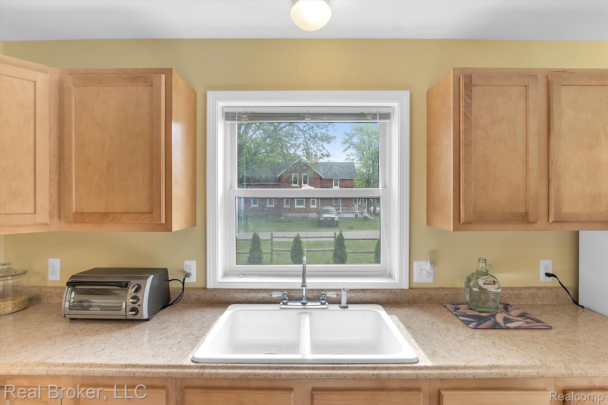710 Monroe Street Carleton, MI 48117 - Photo 13 of 30 13