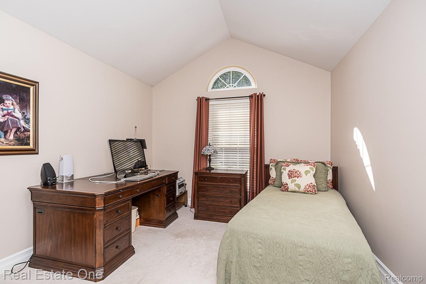 1054 Churchill Circle, Unit 26 Rochester, MI 48307 - Photo 18 of 29 Second Bedroom