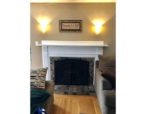 39 Braeburn Road Boston, MA 02136 - Photo 3 of 17