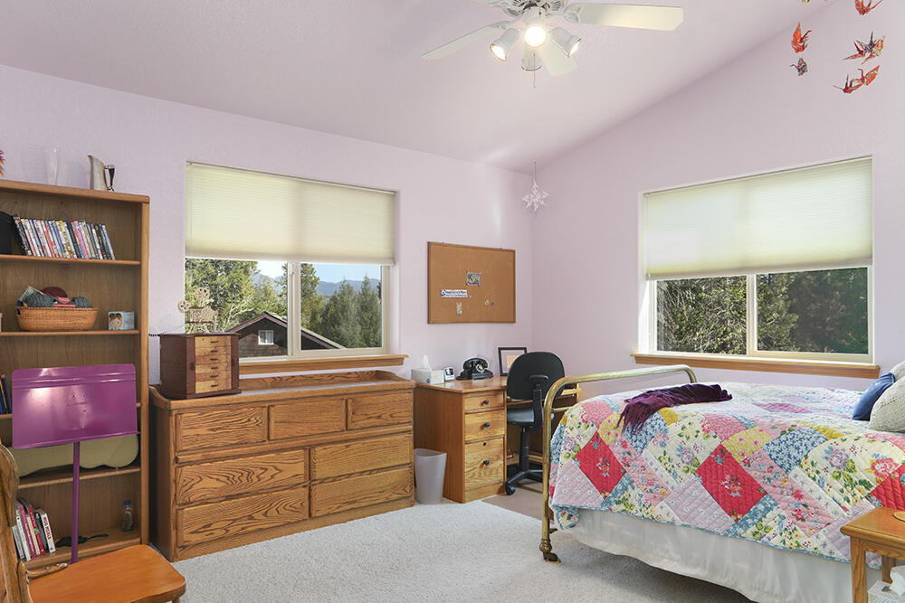 842 North Pinnon Road Grants Pass, OR 97526 - Photo 24 of 58 20