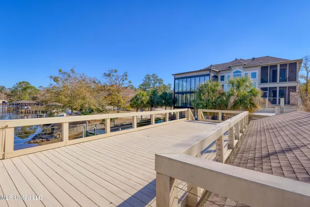 $1,590,000 | 8230 Maunalani Place, Diamondhead, MS 39525