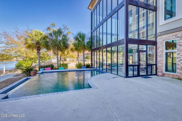 $1,590,000 | 8230 Maunalani Place, Diamondhead, MS 39525