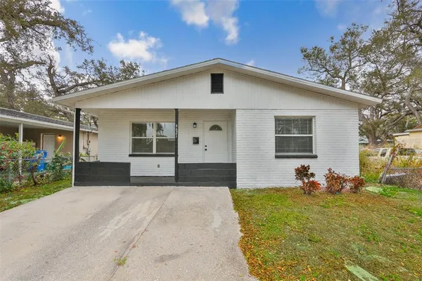$2,225 | 4621 16th Avenue South, St. Petersburg, FL 33711