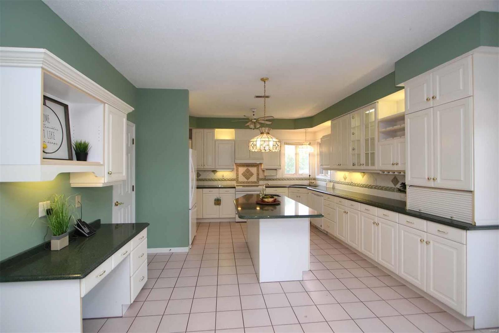 3719 Rhett's Landing Belleville, IL 62221 - Photo 13 of 26 Gallery Image 13