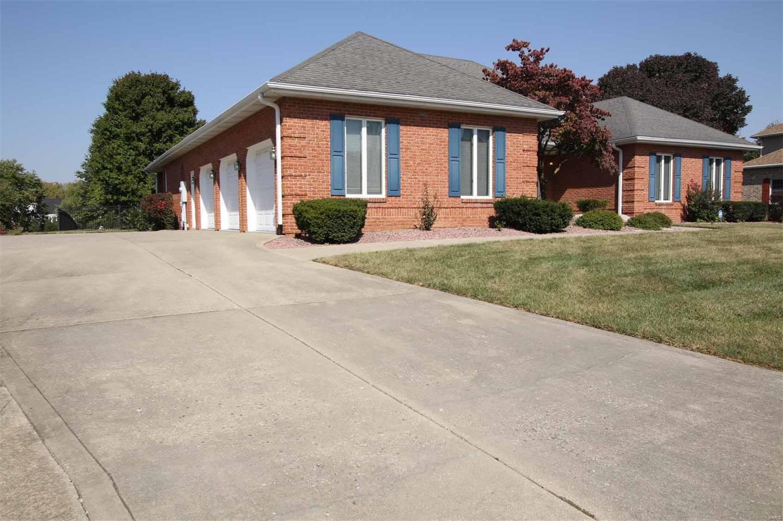 3719 Rhett's Landing Belleville, IL 62221 - Photo 3 of 26 Gallery Image 3