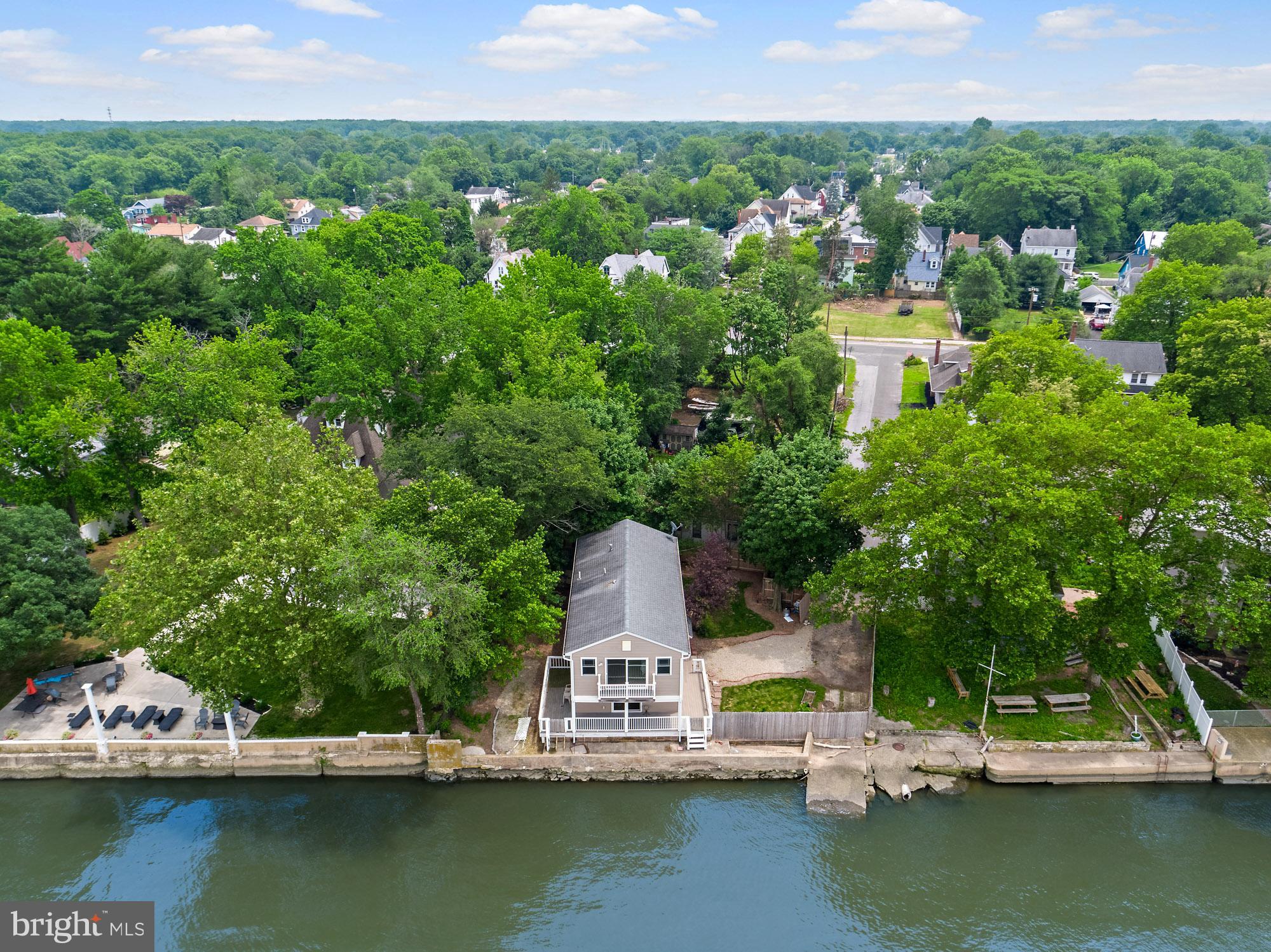 1 Risner Avenue Penns Grove, NJ 08069 - Photo 37 of 45 a view of a lake with houses