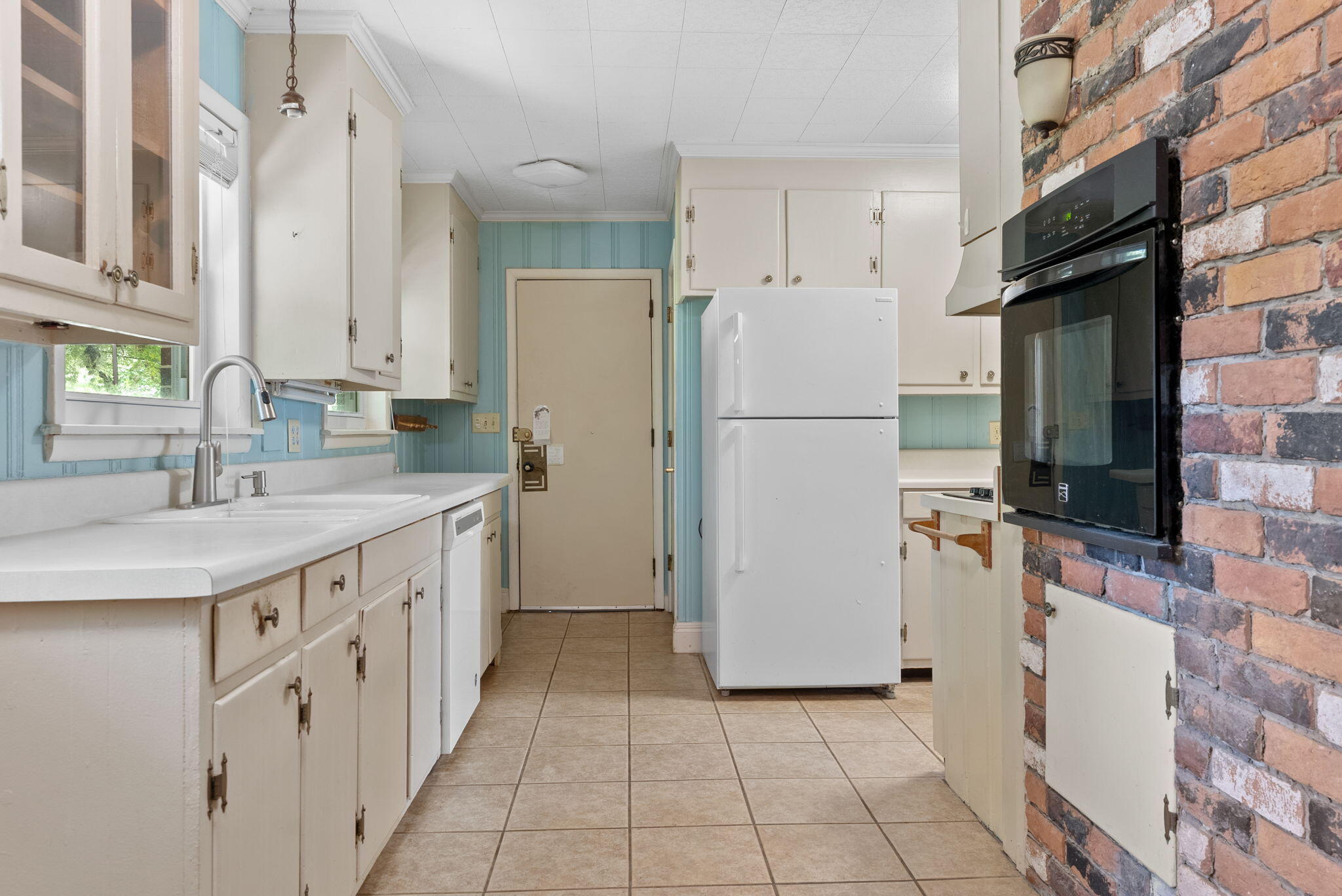 1813 State Rd S-8-560 Moncks Corner, SC 29461 - Photo 8 of 43 Kitchen