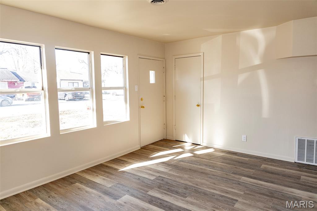 12 Helen Court Cahokia, IL 62206 - Photo 4 of 16