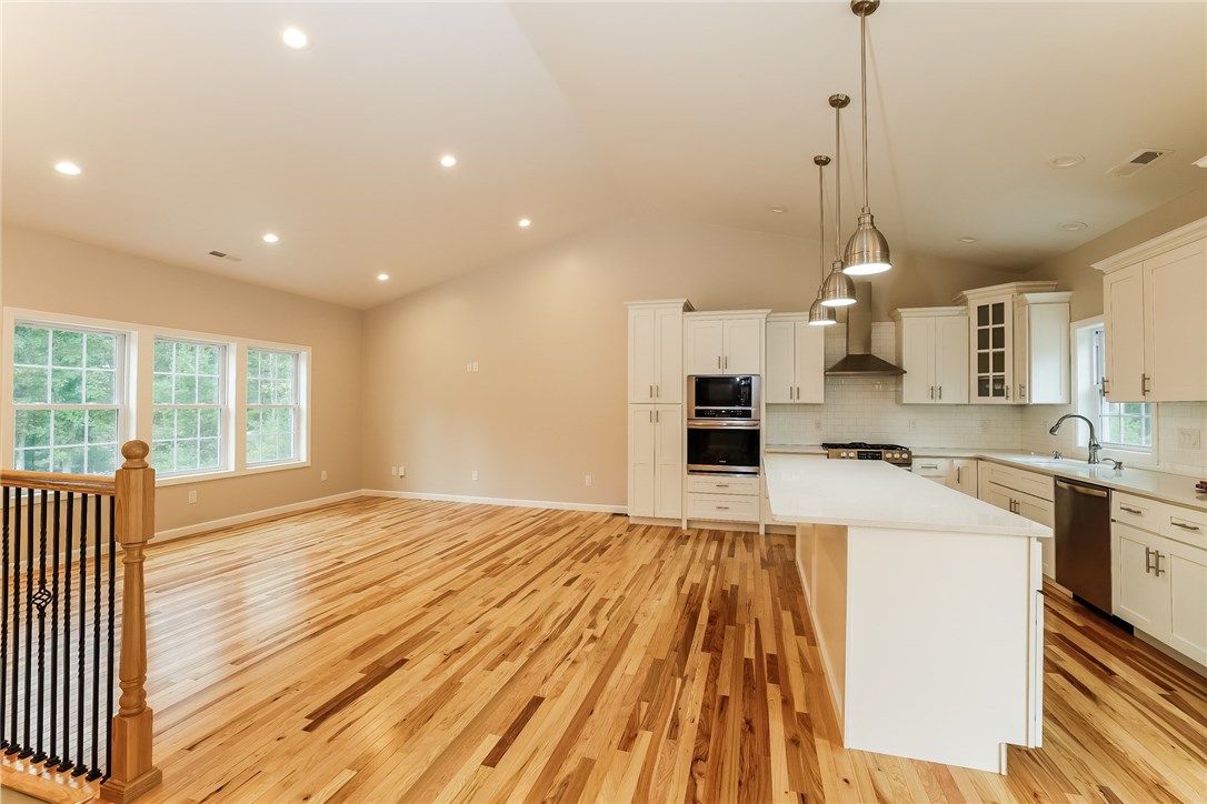 366 Chopmist Hill Road Glocester, RI 02814 - Photo 6 of 31