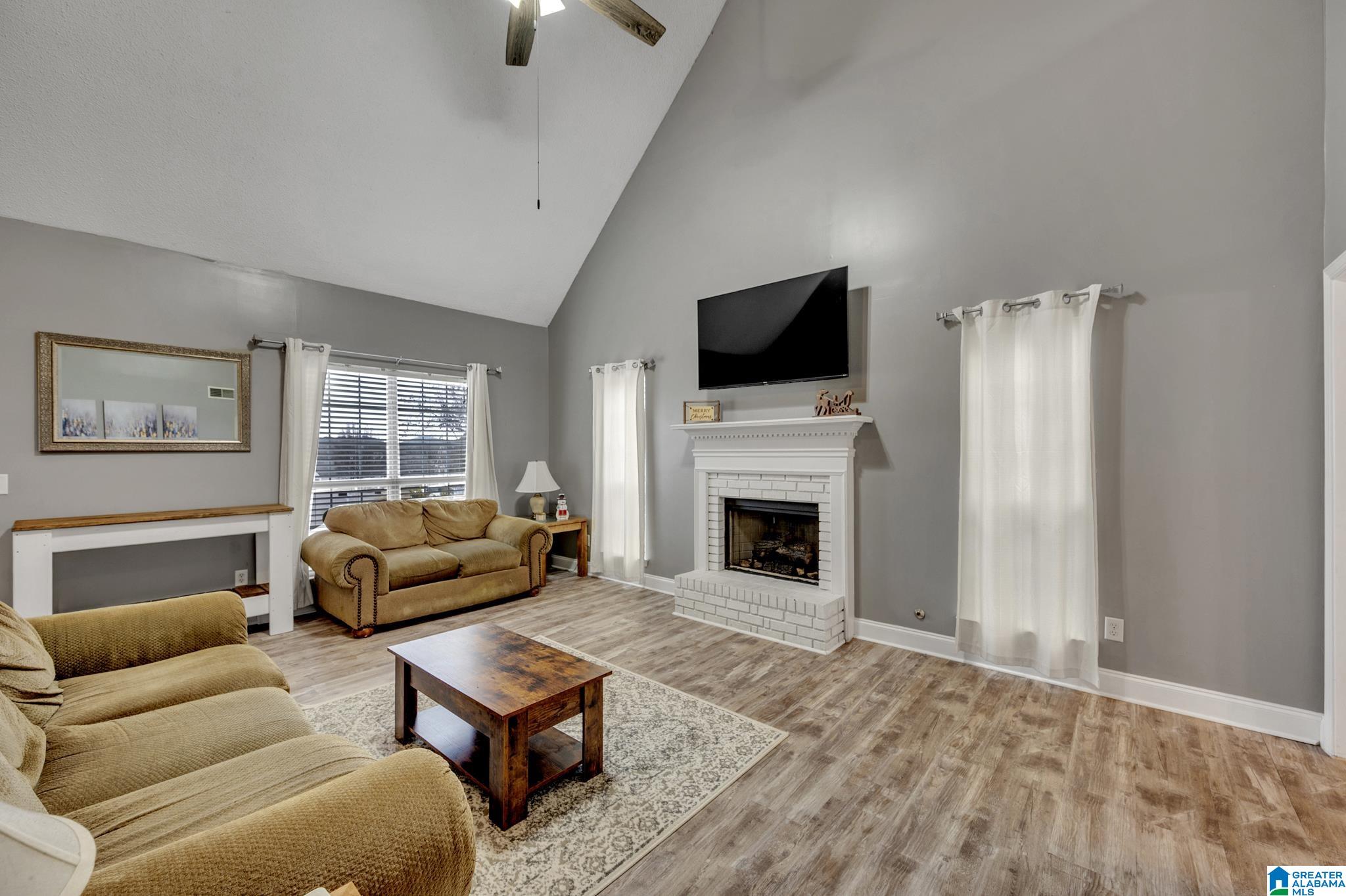 208 Stone Circle Pelham, AL 35124 - Photo 4 of 26