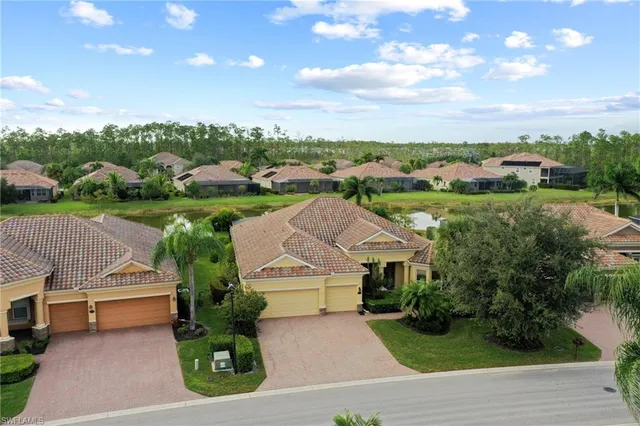 $825,000 | 20970 Torre Del Lago Street, Estero, FL 33928
