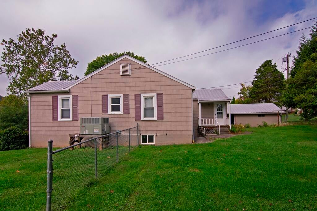 782 Pat Ball Road Talcott, WV 24981 - Photo 4 of 46 Gallery Image 4
