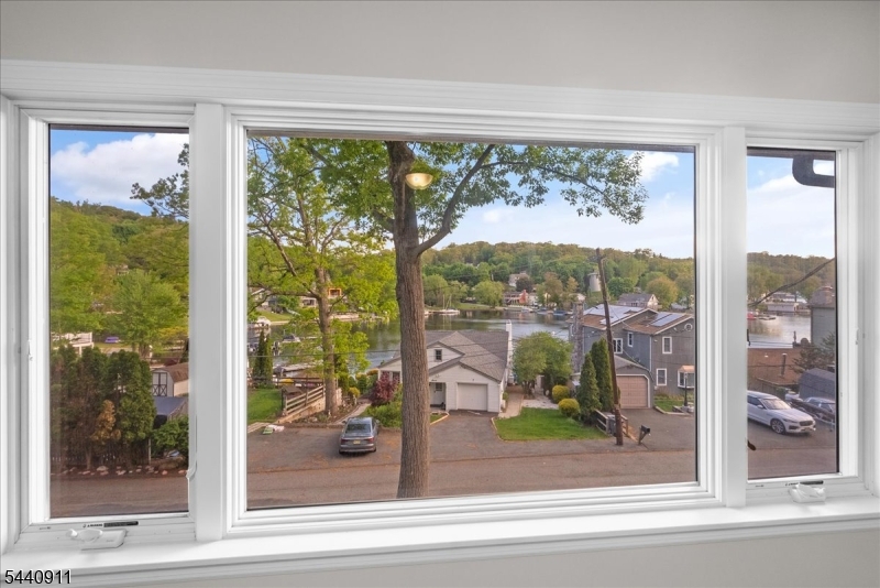 8 Cove Road Hopatcong, NJ 07843 - Photo 23 of 39
