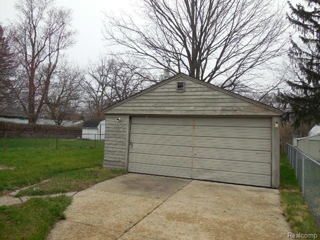 1491 Crescent Street Inkster, MI 48141 - Photo 4 of 15 DSCN3846.jpg