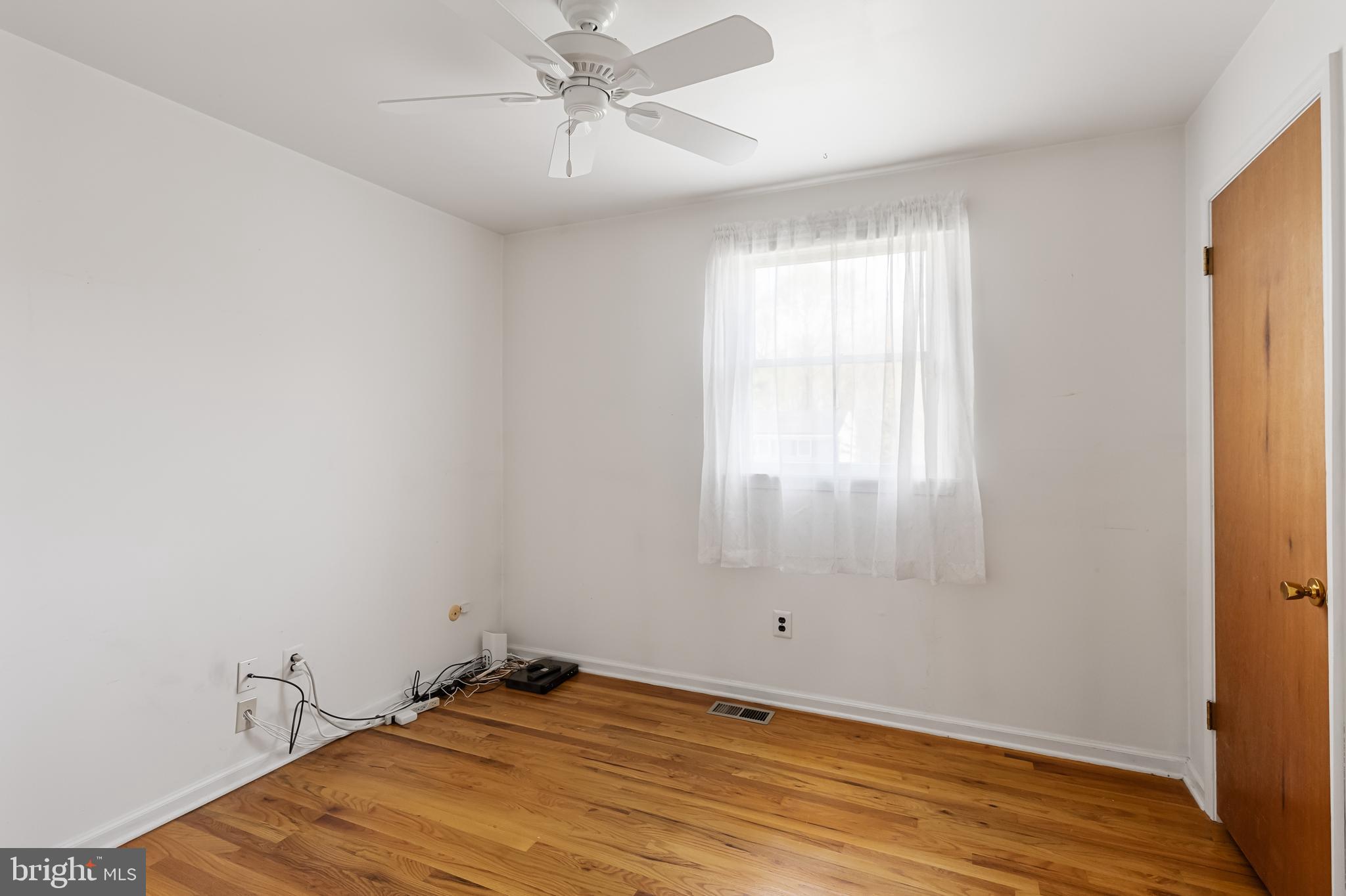 10 Mindy Drive Moorestown, NJ 08057 - Photo 22 of 29 a view of empty room with window