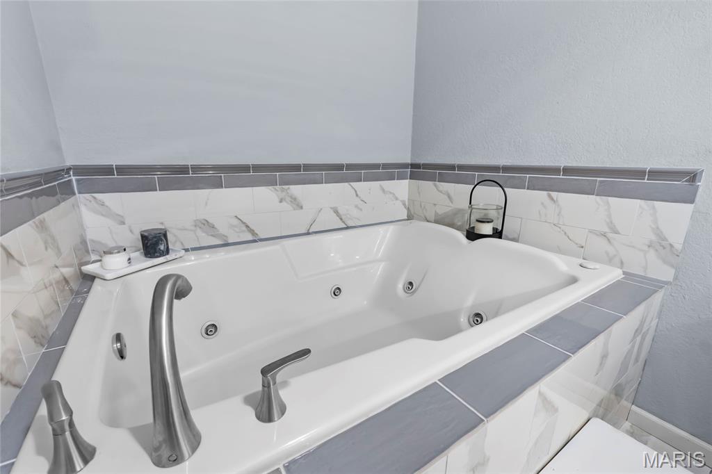 2003 Madison 208 Fredericktown, MO 63645 - Photo 7 of 39