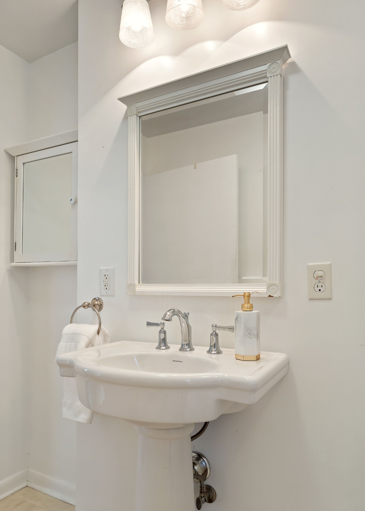 1175 Meadow Road Cookeville, TN 38501 - Photo 18 of 37 a bathroom with a sink and a mirror
