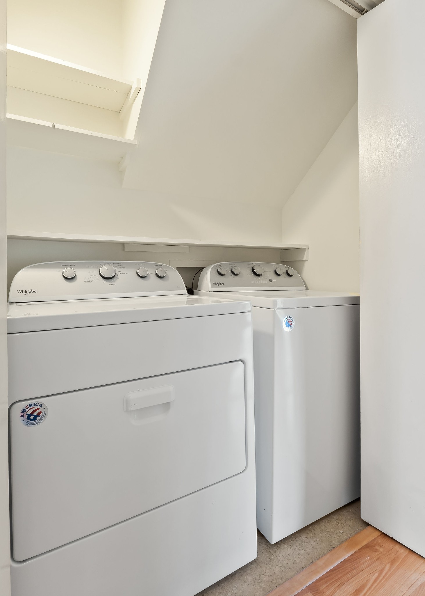 1175 Meadow Road Cookeville, TN 38501 - Photo 24 of 37 a utility room with dryer and washer