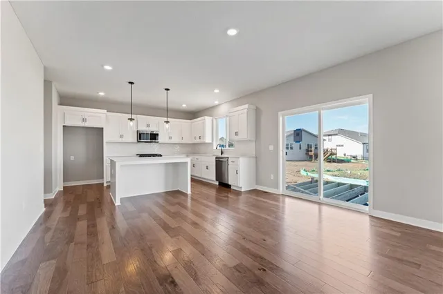 $539,948 | 1505 Southeast Bailey Farms Parkway, Lee's Summit, MO 64082