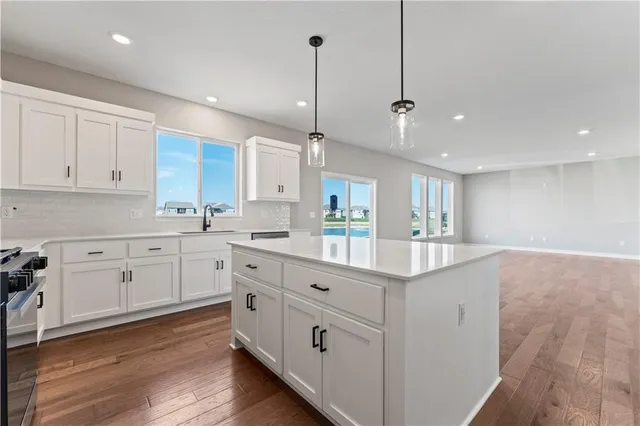 $539,948 | 1505 Southeast Bailey Farms Parkway, Lee's Summit, MO 64082