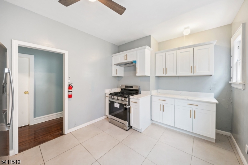 22 Poe Avenue Newark, NJ 07106 - Photo 7 of 16