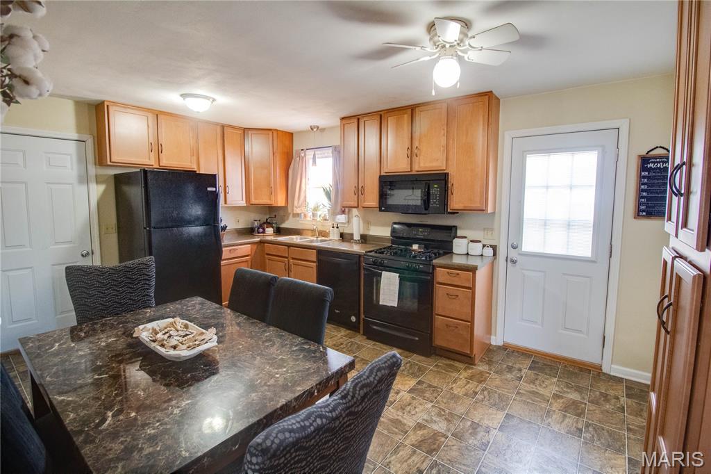 444 Shellview Street Bethalto, IL 62010 - Photo 8 of 27 Gallery Image 8